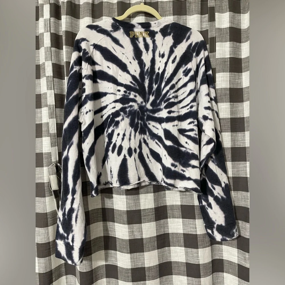 PINK Victoria's Secret Black and White Tie-Dye Long Sleeve Tee - Picture 4 of 5